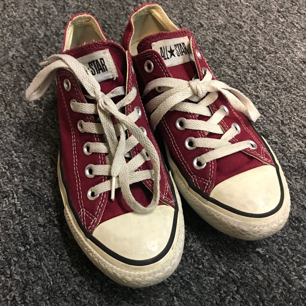 Maroon Chucks Converse Low top